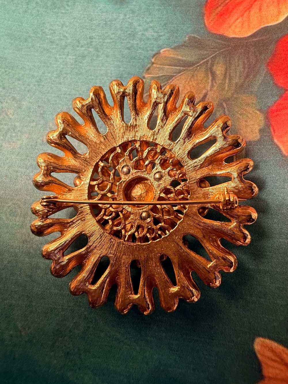Gold Brooch - Picture 3 of 3